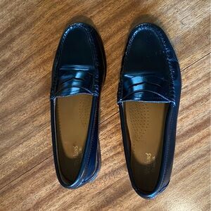Original Bass Weejuns Penny Loafers. Size 7.